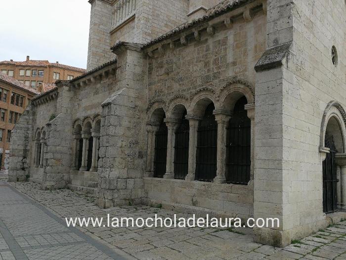 Iglesia de Santa María de la Antigua