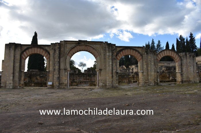Portico plaza armas, Medina Azahara